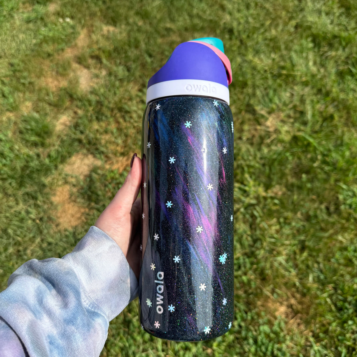 32oz Black Northern Lights with Snowflakes Owala (Ready to Ship)